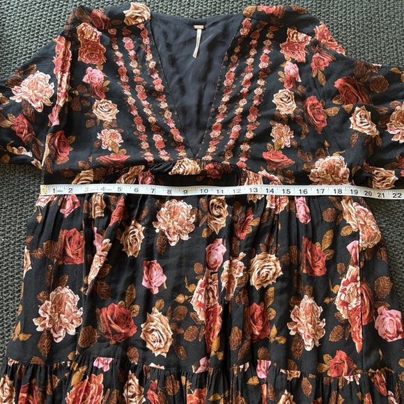 FREE PEOPLE Rows Of Roses Maxi Dress in Black Combo Red Pink Flowers Size Medium - Picture 12 of 13